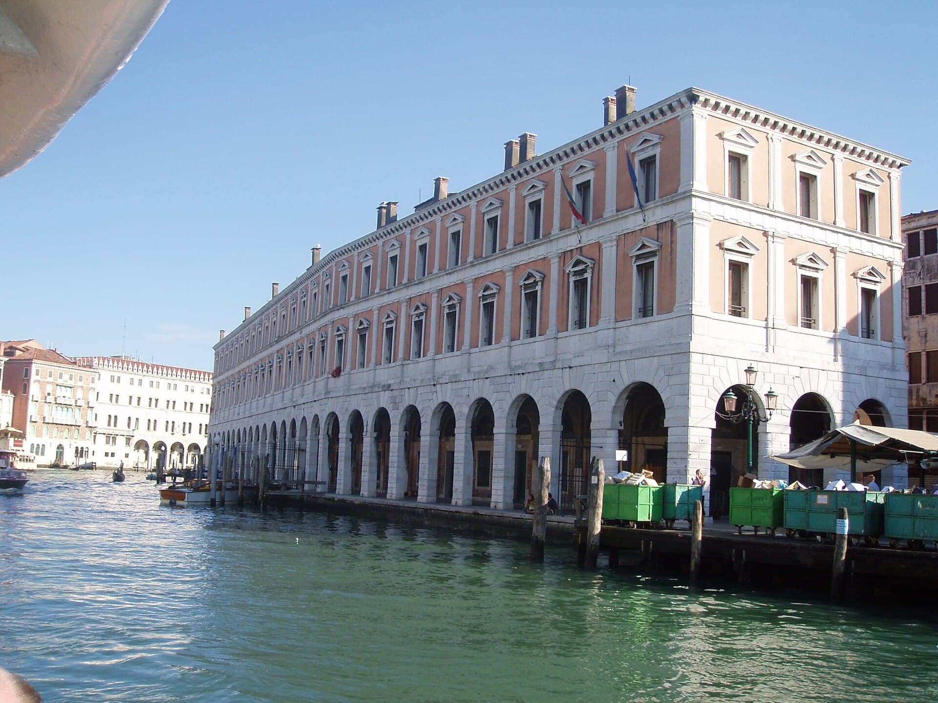 See Rialto come to life before nine